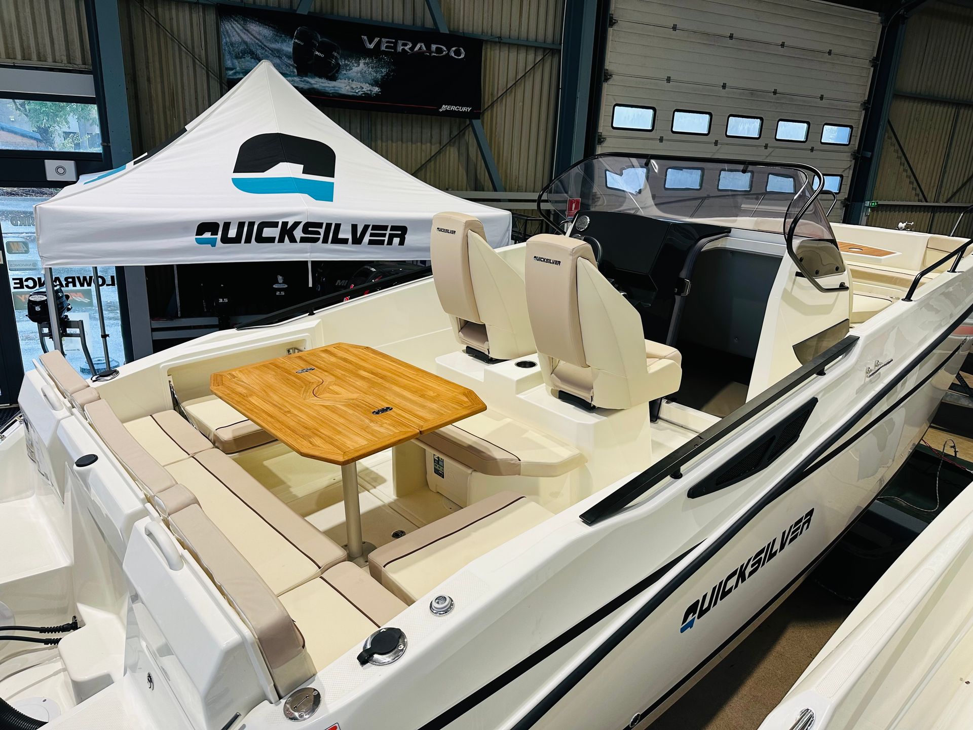 slider 1 Quicksilver Activ 805 Open